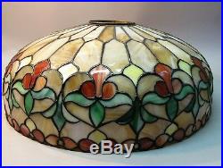 Gorgeous WILKINSON Antique American 25 Leaded Stained Glass Lamp c. 1915