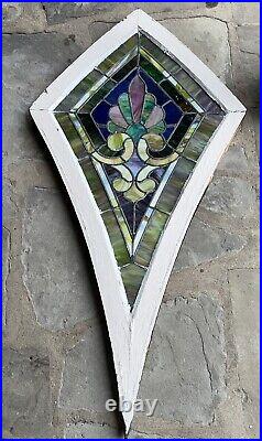 LARGE ANTIQUE STAINED LEADED GLASS KITE WINDOW Wilmington DE church salvage NICE