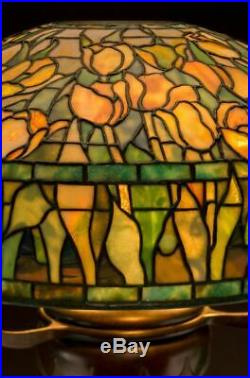 Tiffany Studios Leaded Glass and Bronze Tulip Table Lamp on Tyler Base
