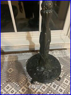 Wilkinson Waterlily Leaded Lamp Massive And Beautiful